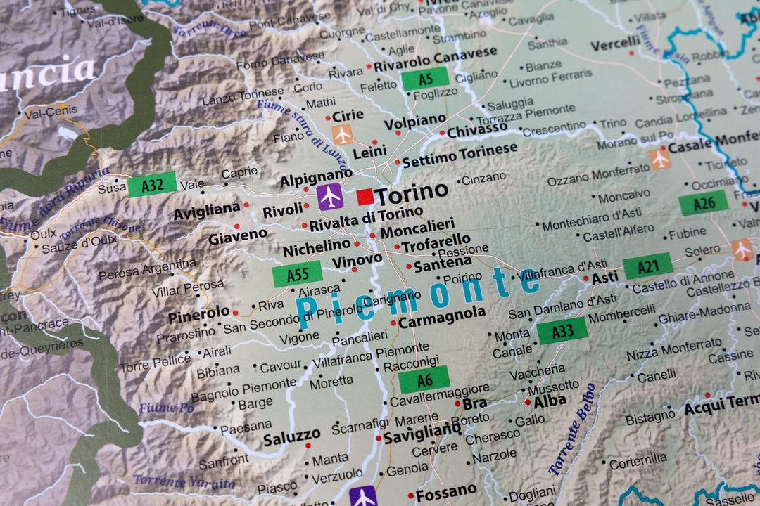 Laminated wall map (in Italian) - Physical Italy (100 x 140 cm) | GeoMetro