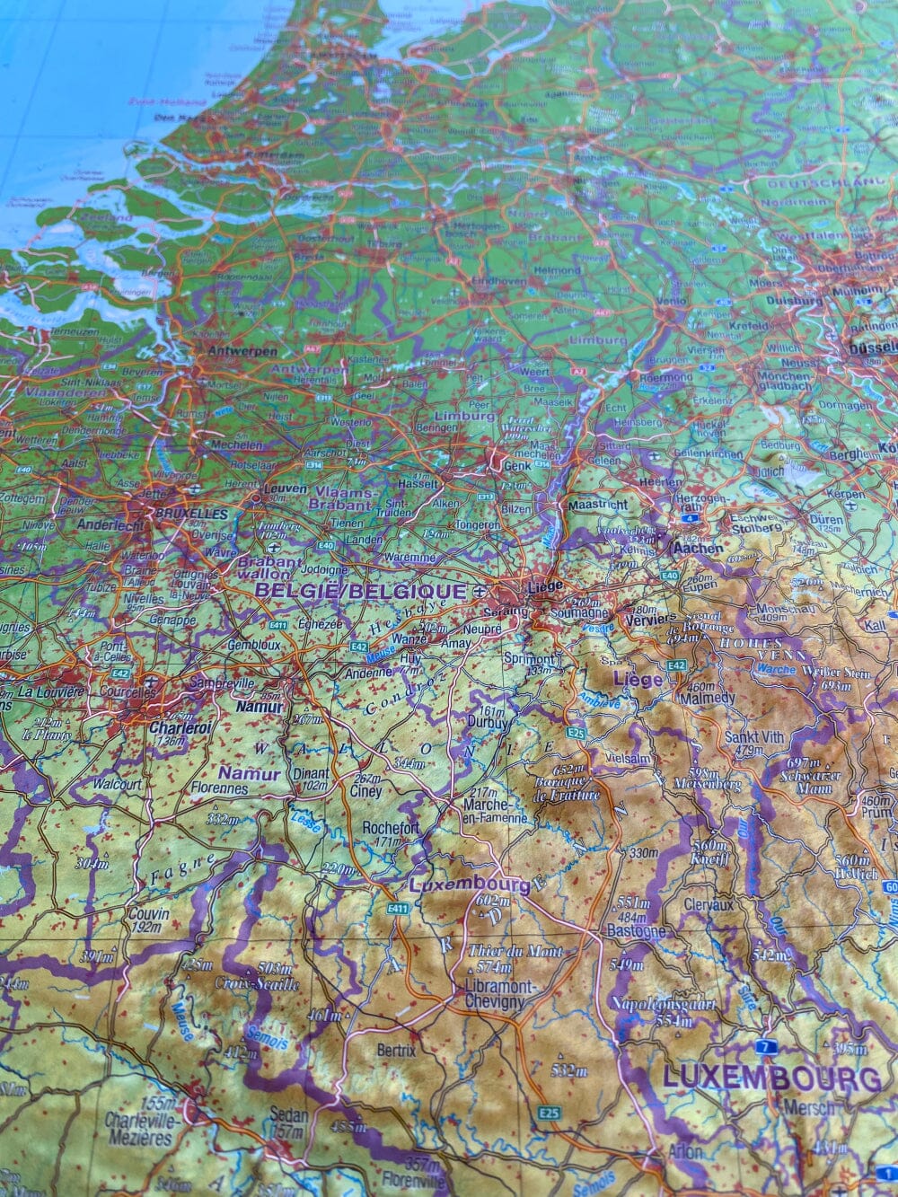 Carte murale en relief - Benelux (en anglais) - 39 x 29 cm | Georelief carte relief petit format Georelief 