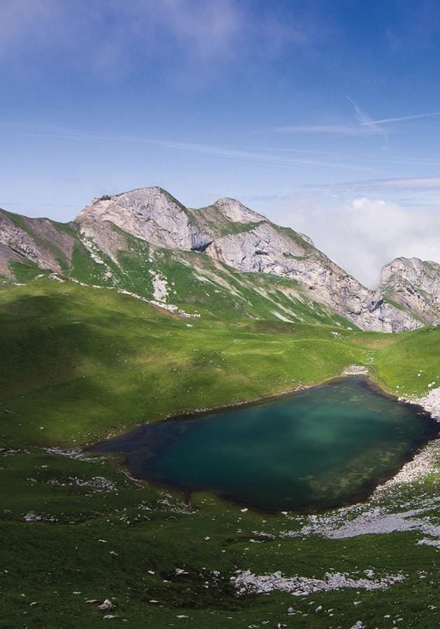 Guide de randonnées - Lacs autour du Mont-Blanc, 45 itinéraires d’exception | Chemin des Crêtes guide de randonnée Chemin des Crêtes 