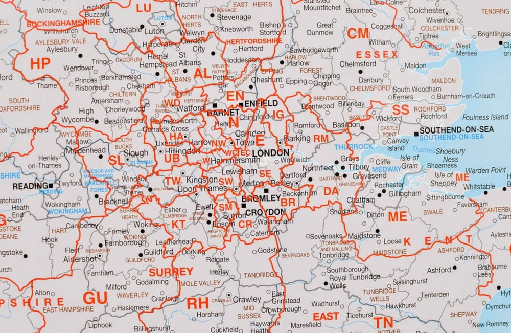 Carte murale (en anglais) - Grande Bretagne & Irlande (zones postales) - 84 x 119 cm | Maps International carte murale petit tube Maps International 