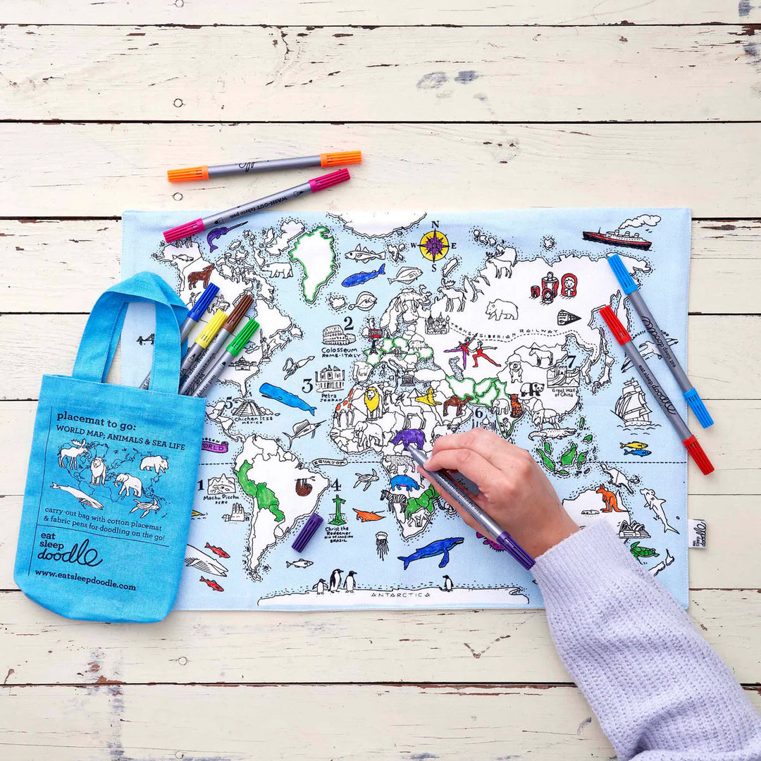 Set de table à colorier - Carte du monde : animaux et vie marine | Eat Sleep Doodle accessoire Eat Sleep Doodle 